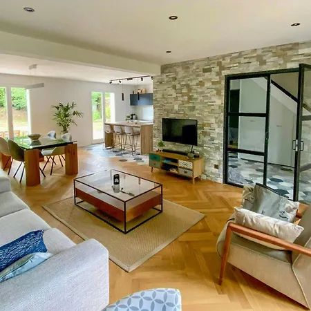 Nyaraló Renovated House In Near Chantilly